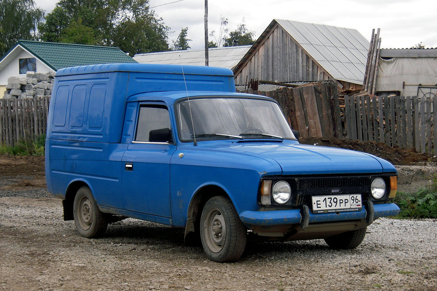 Фургон ИЖ-2715-01 #Е 139 РР 96 . Свердловская область, Лосиный