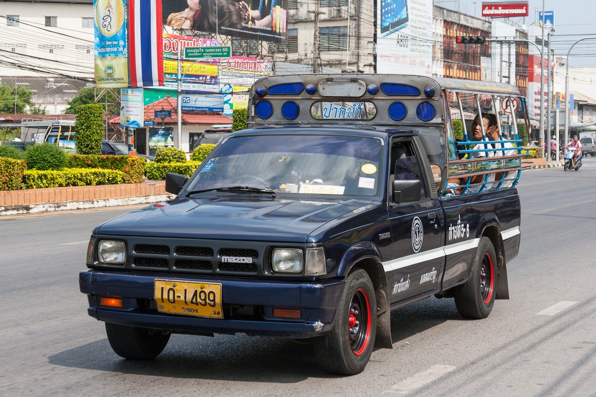 Пикап Mazda B2500 #10-1499, оборудованный для перевозки пассажиров. Таиланд, Районг