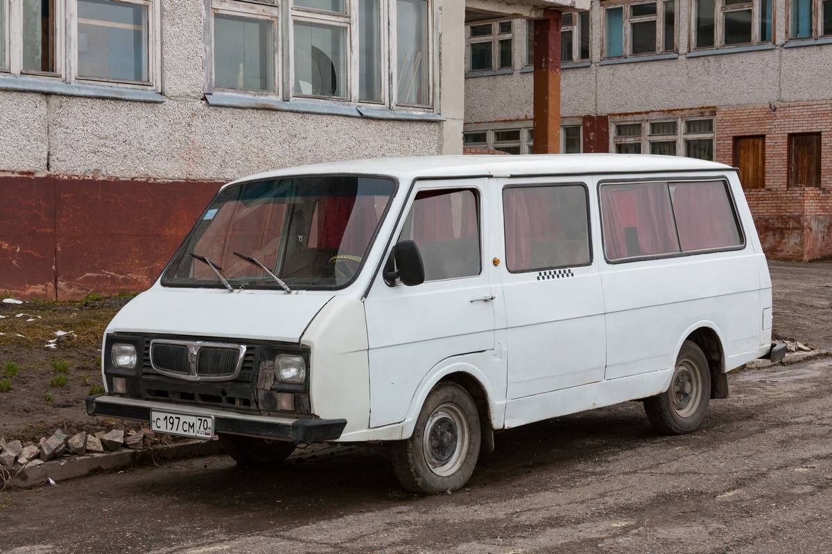 Микроавтобус РАФ-2203-01 "Латвия" #С 197 СМ 70. Томская область, Семилужки
