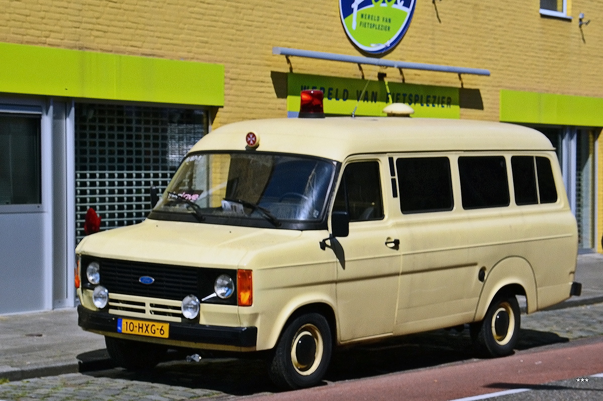 Ford Transit Mark II, #10-HXG-6. Нидерланды, провинция Лимбург, Венло