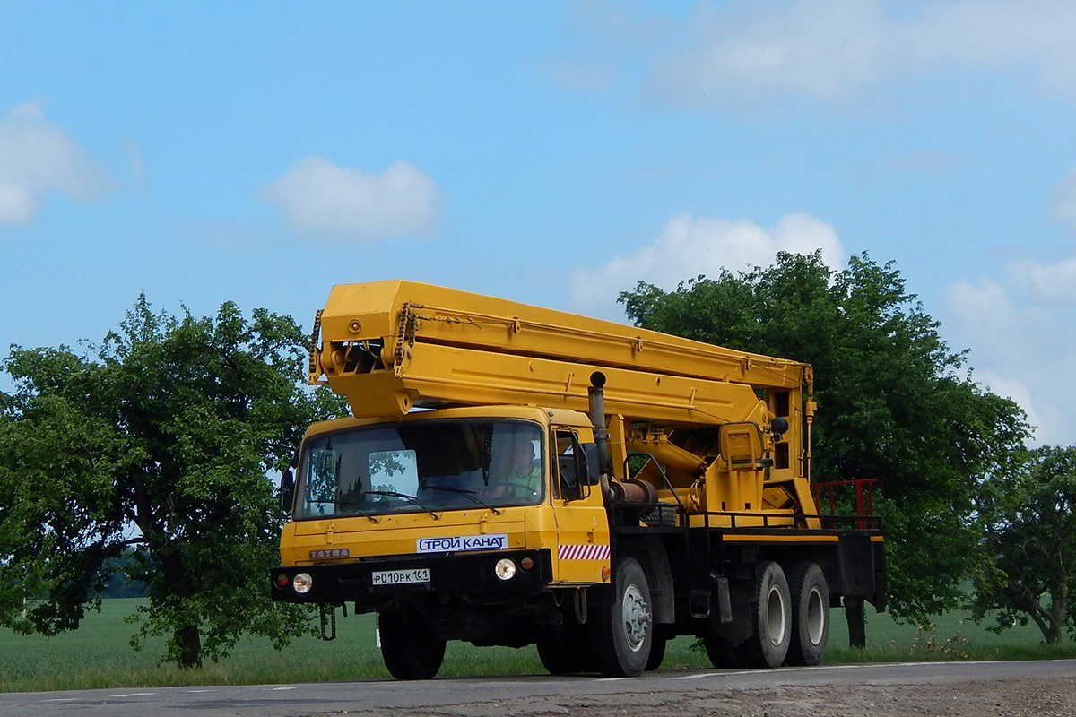 Автоподъёмник на шасси Tatra 815 # Р 010 РК 161. Белгородская область, Алексеевский район, автодорога "Валуйки - Красное"