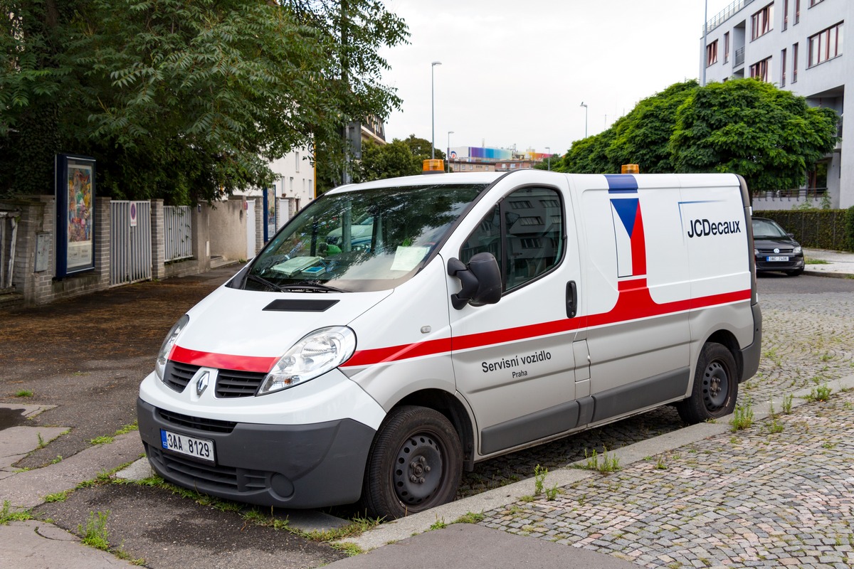 Фургон Renault Trafic #3AA 8129. Чехия, Прага