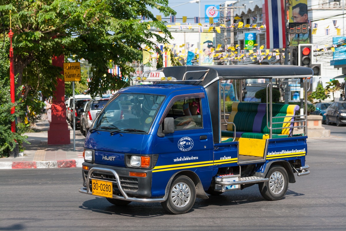 Daihatsu Hijet #30-0280, оборудованный для перевозки пассажиров. Таиланд, Хуахин