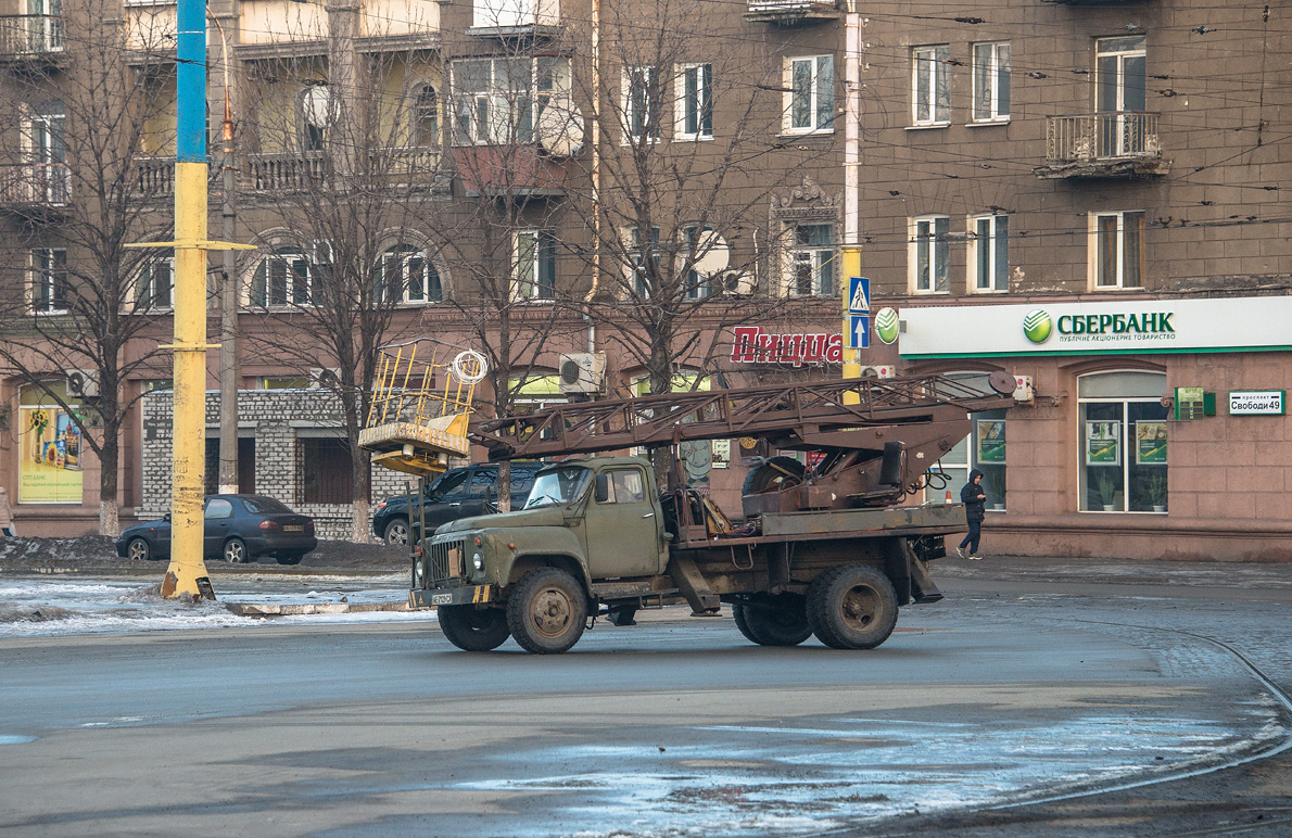 Автоподъемник АП-17А на базе ГАЗ-53-12. Днепропетровская область, Каменское, просп. Свободы