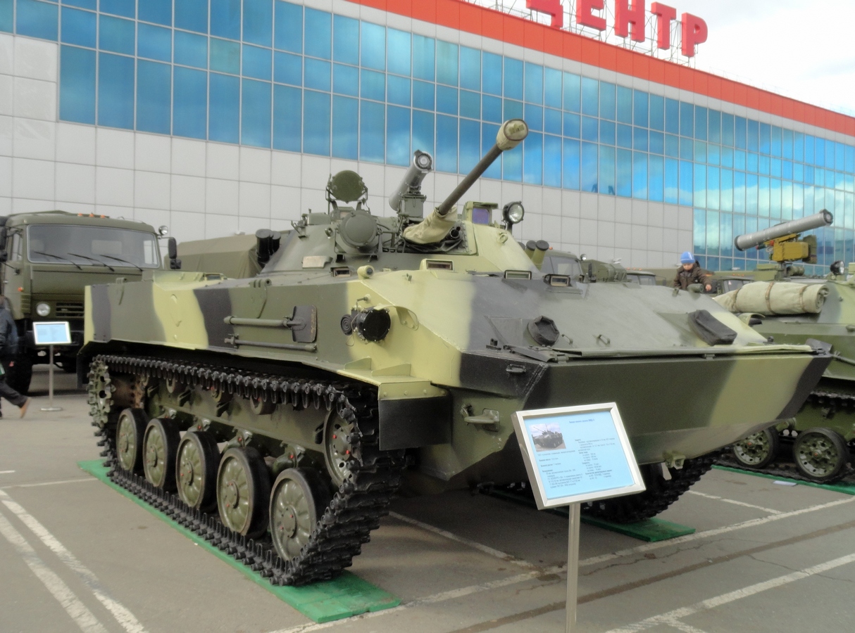 Боевая машина десанта БМД-3 на выставке ВТТВ-Омск-2013. Омская область, город Омск, Областной экспоцентр