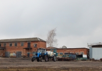 Трактор МТЗ-82.1 с прицепным опрыскивателем. Белгородская область, г. Алексеевка, пер. Южный