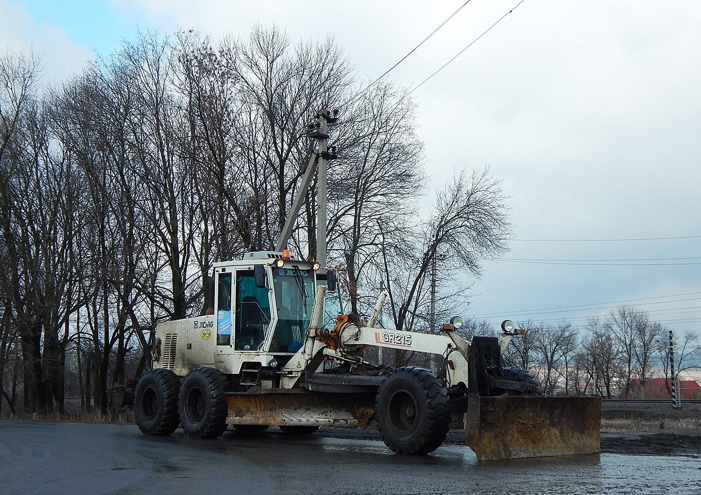 Автогрейдер XCMG GR215 #2441 ЕЕ 31. Белгородская область, г. Алексеевка, ул. Павла Ющенко
