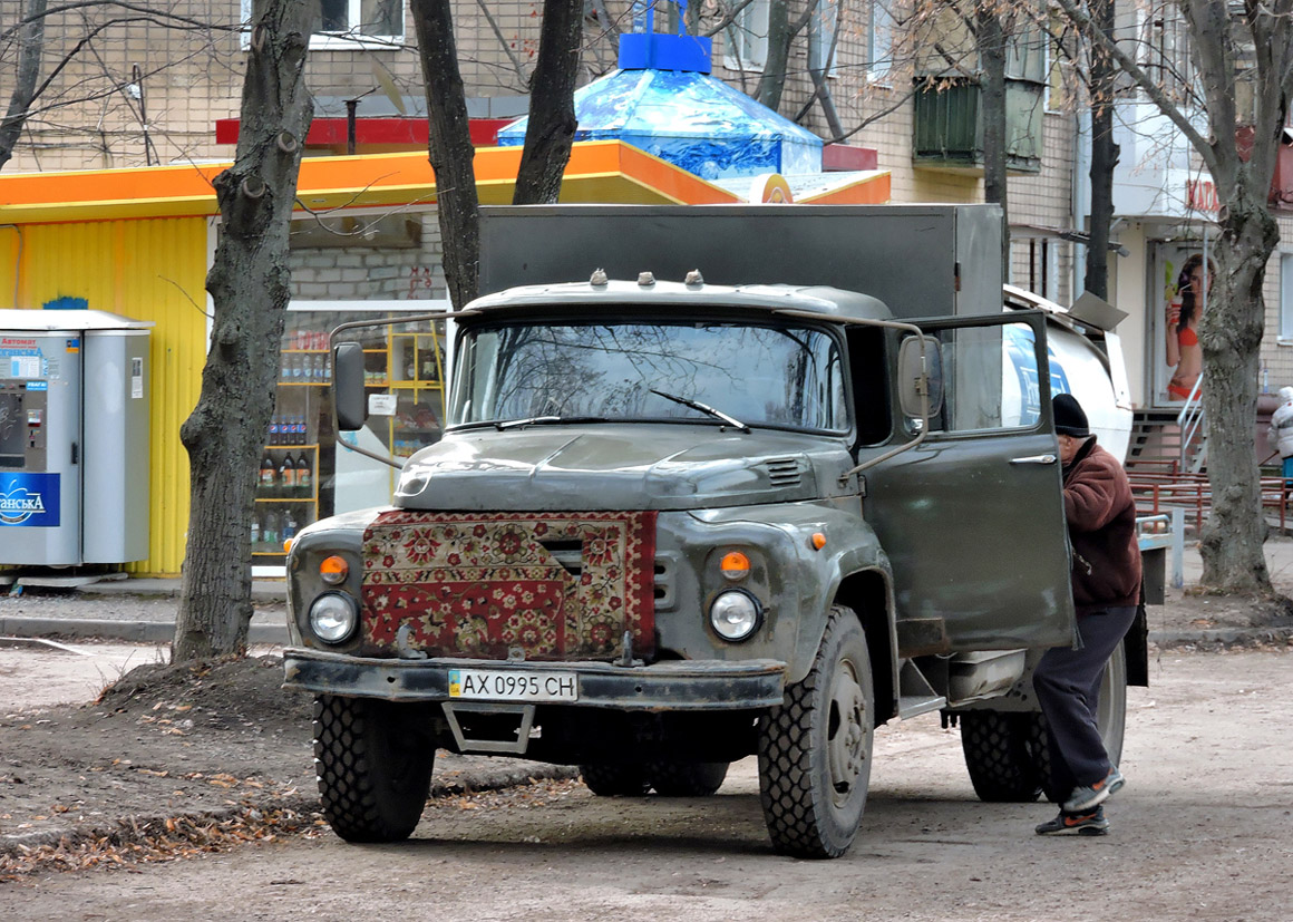 Цистерна для перевозки питьевой воды на шасси ЗиЛ-130*  #АХ 0995 СН. Харьковская область, г. Харьков, Московский проспект