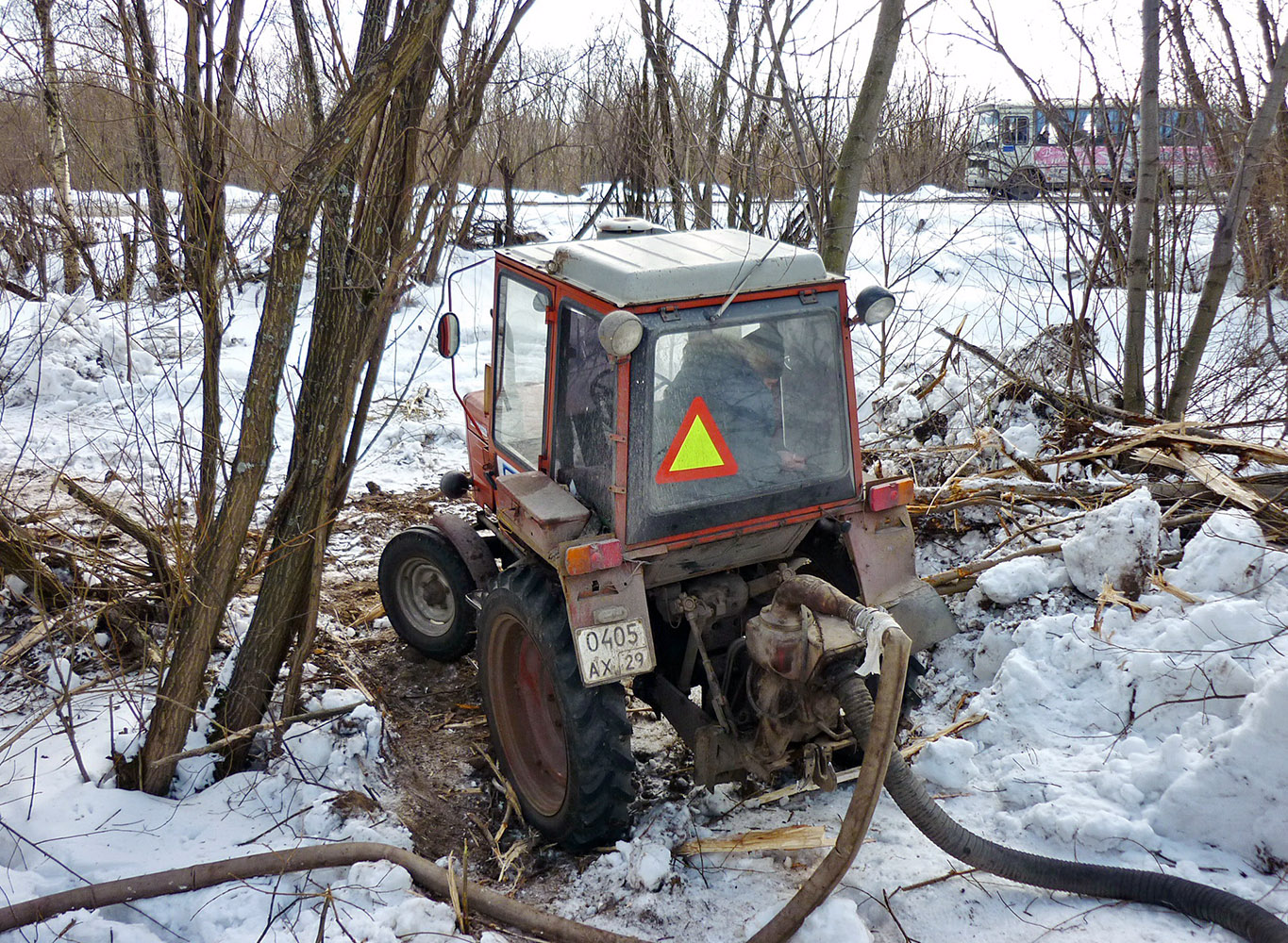 Тактор Т-30-70 #0405 АХ 29 с насосом для откачки воды . Россия, Архангельская область, Архангельск, Мостовая улица