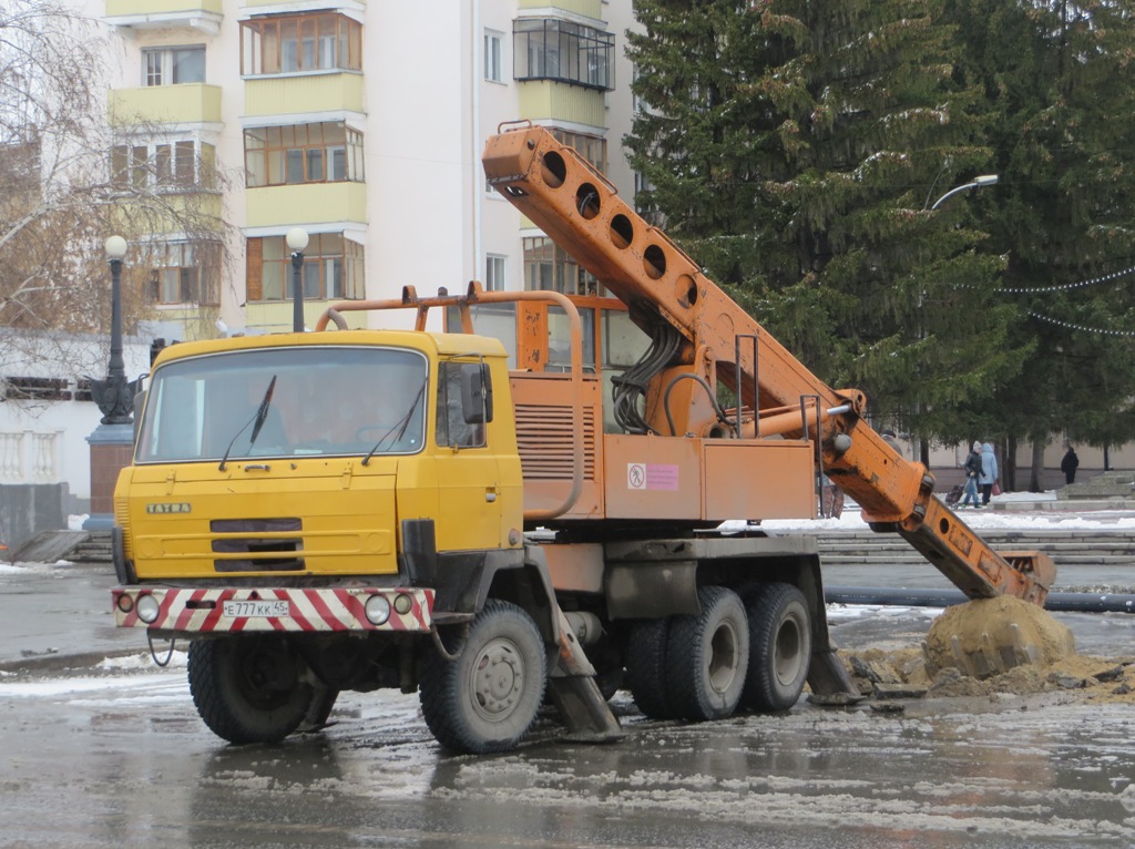 Экскаватор-планировщик UDS-114 на шасси Tatra 815 #Е 777 КК 45. Курган, улица Гоголя