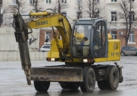 Экскаватор ЕК-12 с гидромолотом. Курган, улица Гоголя