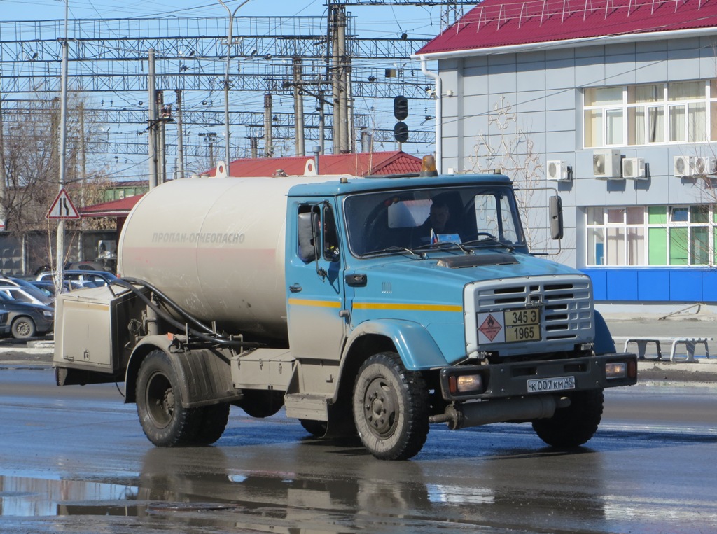 Автоцистерна для перевозки сжиженного газа АЦТ-8МУ на шасси ЗиЛ-433362 #К 007 КМ 45. Курган, Станционная улица