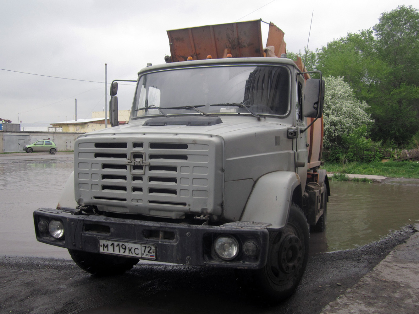 Мусоровоз на шасси ЗИЛ-433362 #М 119 КС 72 . Тюмень, Безымянная улица