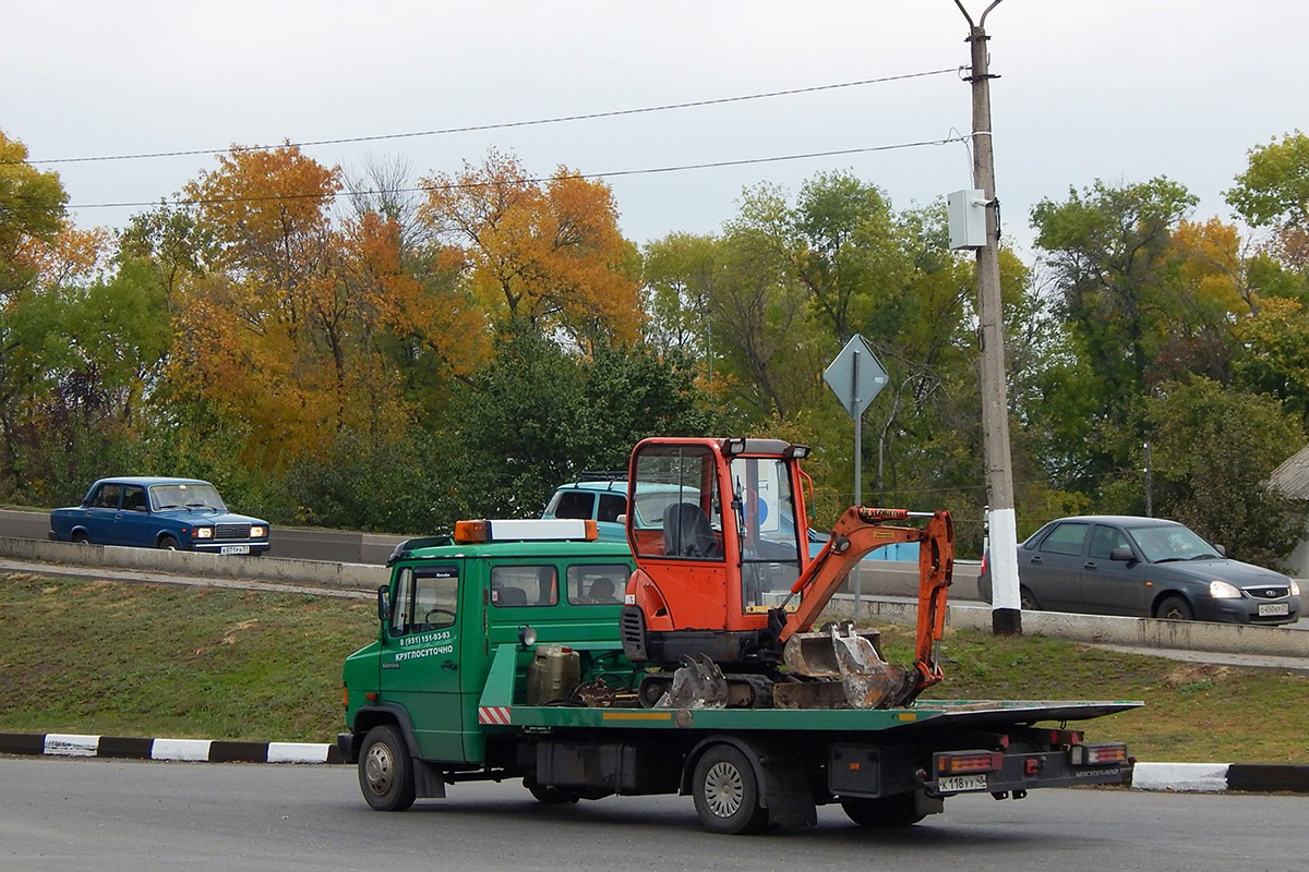 Эвакуатор на шасси Mercedes-Benz T2 # К 118 УУ 48. Белгородская область, г. Алексеевка, ул. Тимирязева