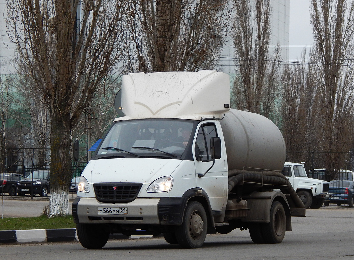 Ассенизационная машина на шасси ГАЗ-3310 "Валдай" # М 566 УМ 31. Белгородская область, г. Алексеевка, ул. Пушкина