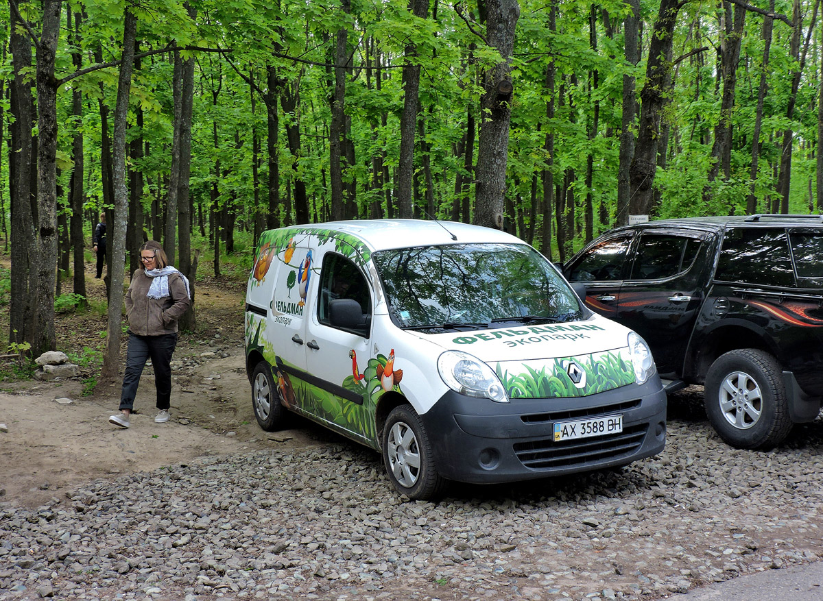 Фургон Renault Kangoo #АХ 3588 ВН. Харьковская область, г. Харьков, Окружная дорога