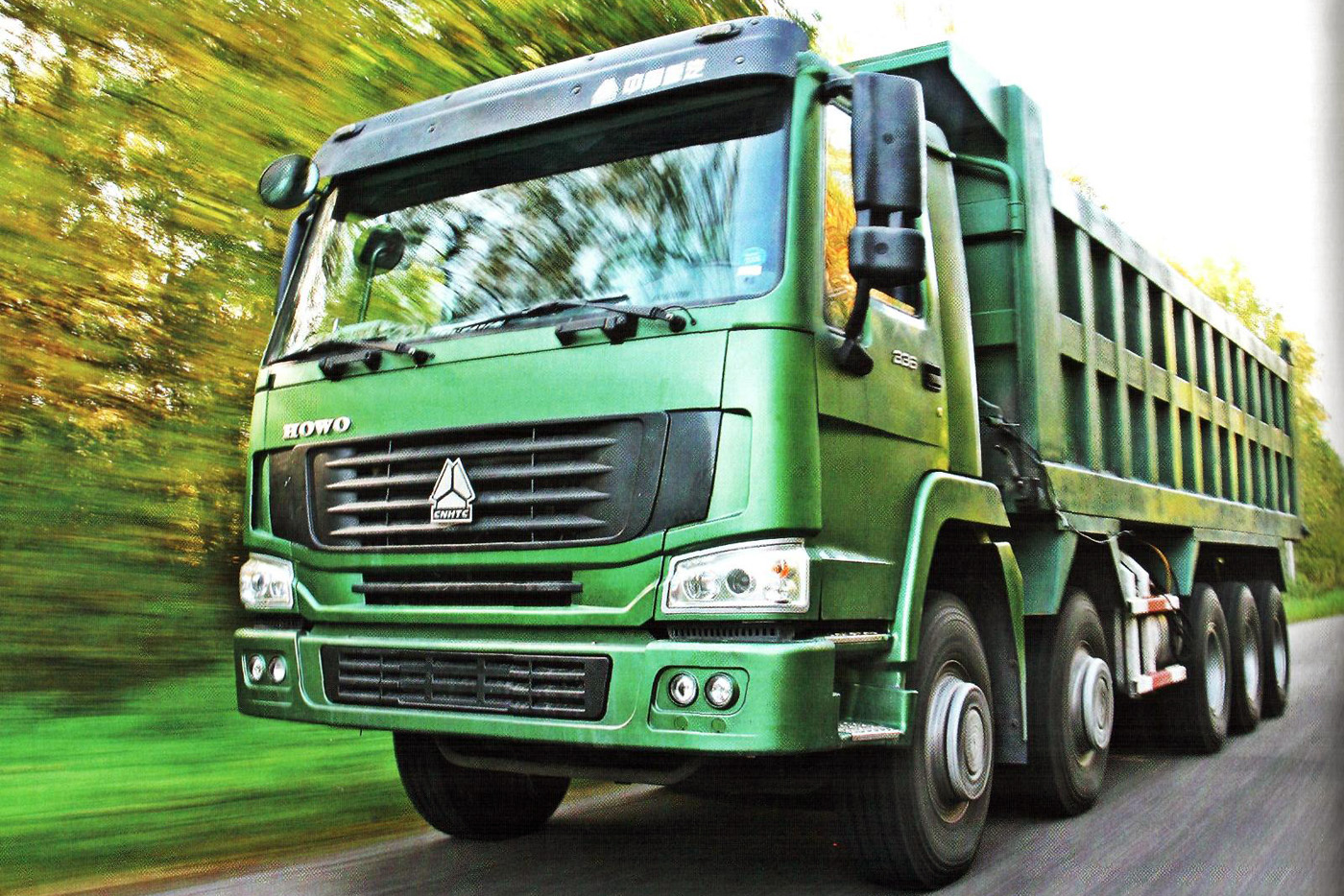 Самосвал CNHTC Howo ZZ3537N28D7B. Московская область, Дмитровский автополигон