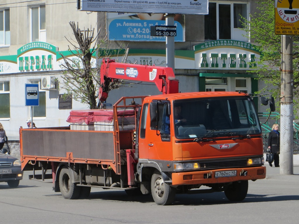 Грузовик с КМУ на шасси Hino Ranger #Е 760 КС 45. Курган, улица Куйбышева