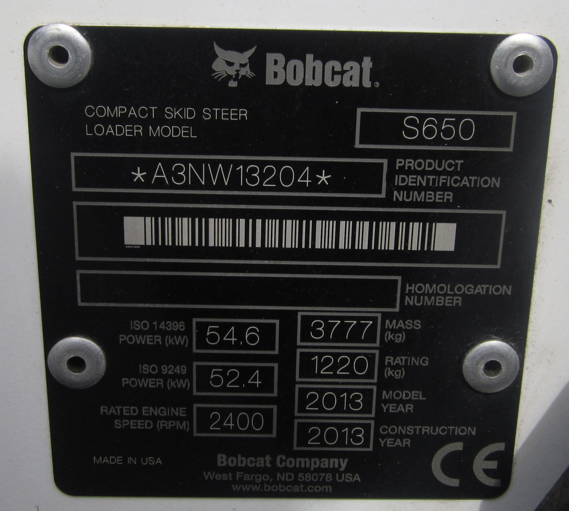 Малогабаритный погрузчик Bobcat S650 #1997 ТА 72 на выставке. Тюмень, Севастопольская улица