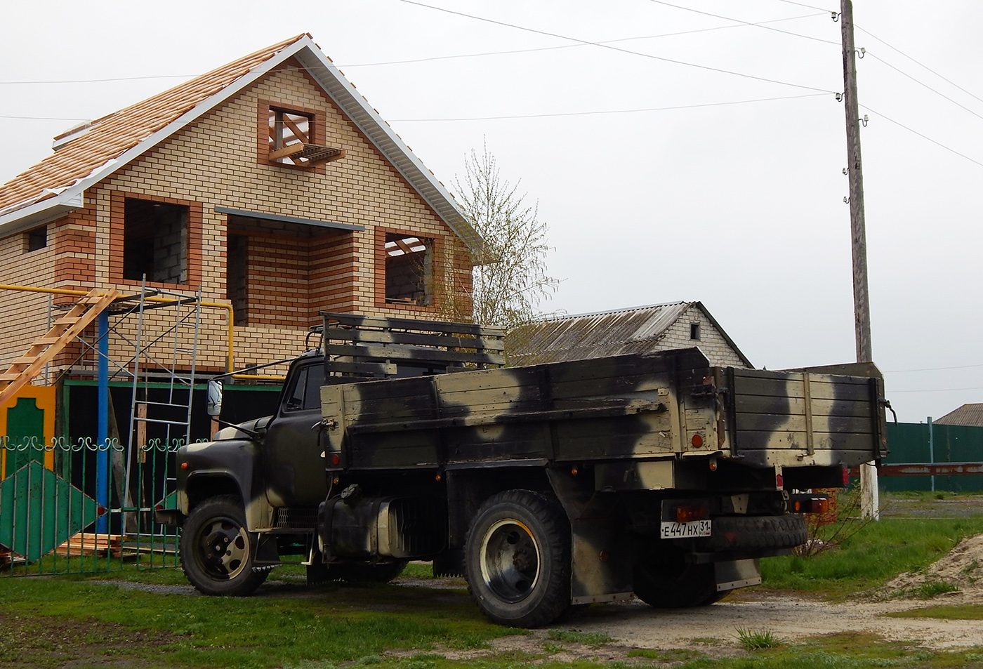 Бортовой грузовик ГАЗ-53-12 #Е 447 НХ 31. Белгородская область, Старооскольский район, с. Городище