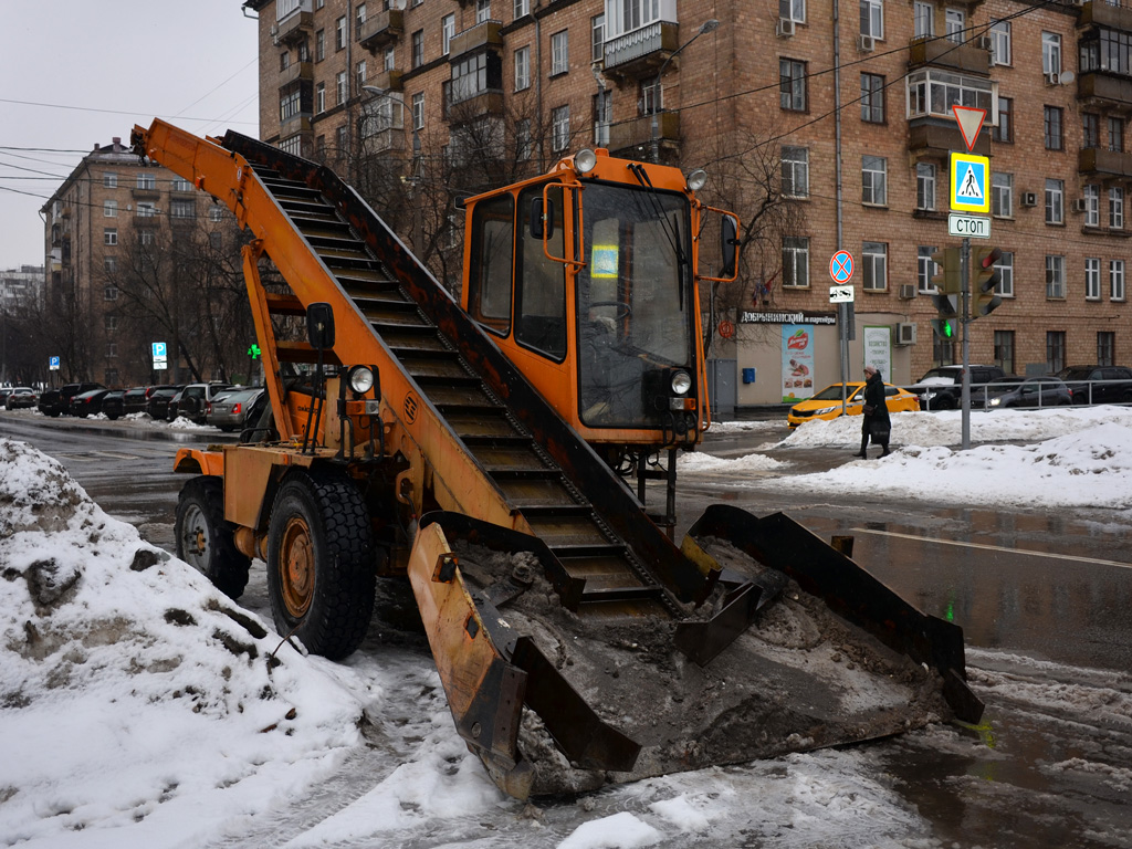 Снегопогрузчик ТКМ-237 #0365 ВХ 77. Москва, Рижский проезд 