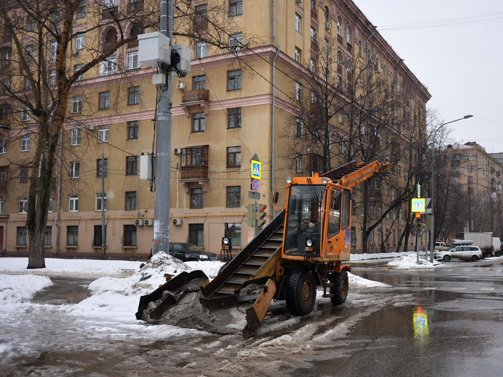 Снегопогрузчик ТКМ-237 #0365 ВХ 77. Москва, Рижский проезд 
