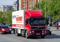 Фургон Schmitz Cargobull на шасси Volvo FM* #А 772 КР 37 . Тюмень, улица 50 лет Октября