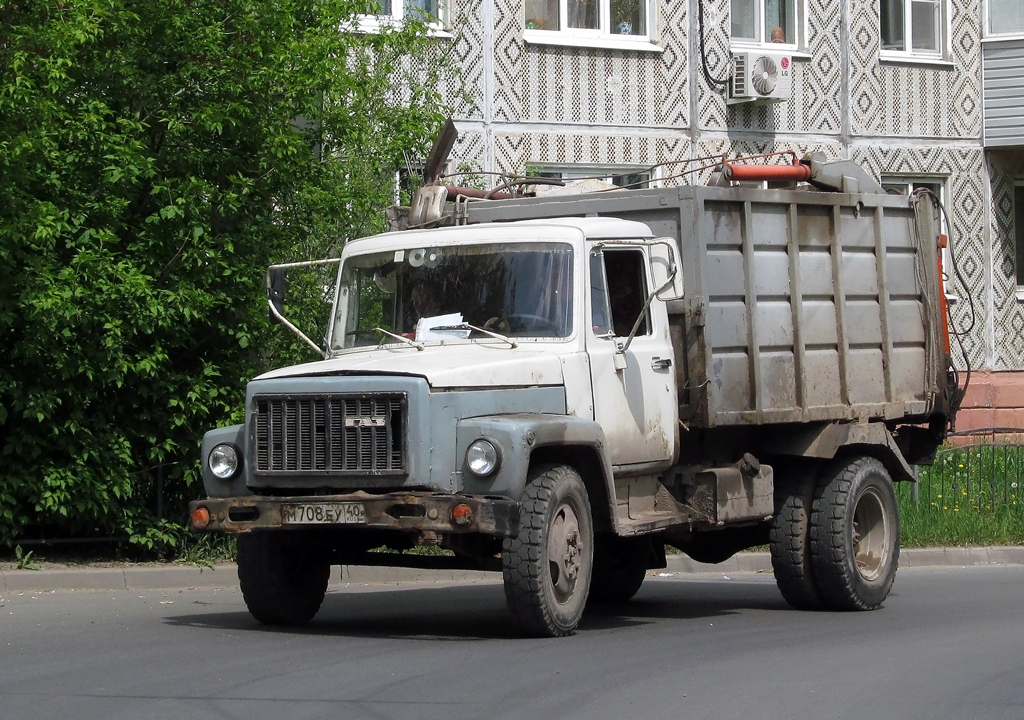 Мусоровоз МКГ на шасси ГАЗ-3307 #М 708 ЕУ 40. Калуга, Новаторская улица