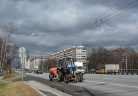 Коммунальная уборочная машина на базе трактора МТЗ-82.1 "Беларус". Москва, Ленинградское шоссе 