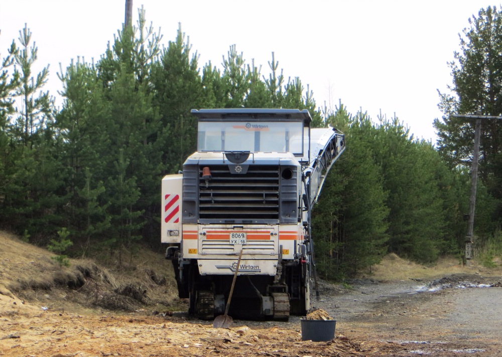 Дорожная фреза Wirtgen W 2100. Свердловская область, автодорога Североуральск - Ивдель