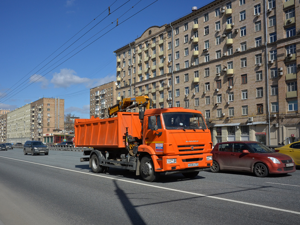 Самосвал с КМУ 5328MK на шасси КамАЗ-43253 #М 528 УА 777. Москва, проспект Мира  