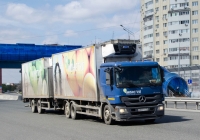 Рефрижератор на шасси Mercedes-Benz Actros (2009) #Х 007 ТХ 96 с прицепом . Тюмень, улица Федюнинского