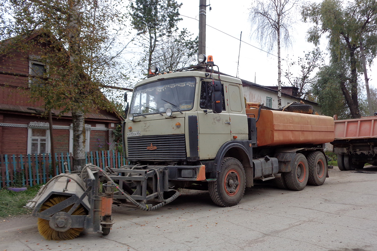 МДК-6303 на шасси МАЗ-6303 #С410ЕА60. Псковская область, город Порхов