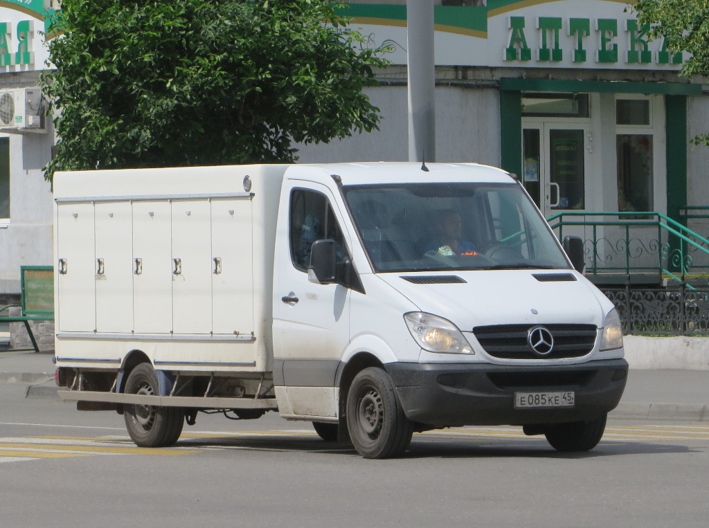 Фургон на шасси Mercedes-Benz Sprinter 315CDI #Е 085 КЕ 45. Курган, улица Куйбышева 