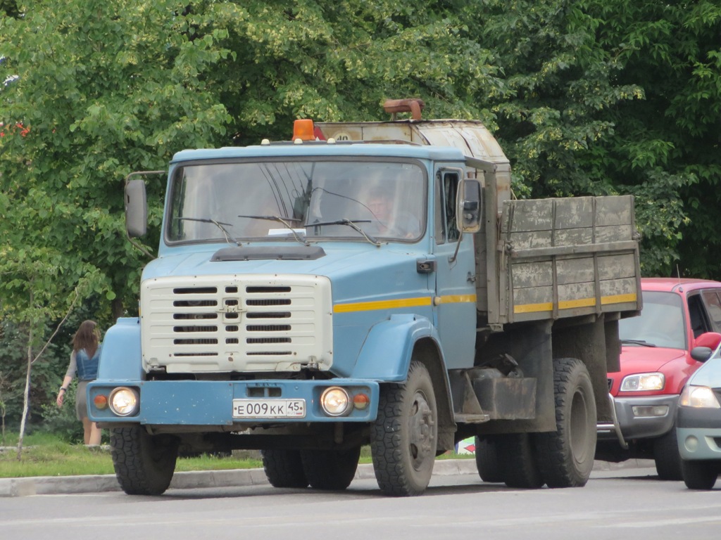 Бортовой грузовик ЗиЛ-433362 #Е 009 КК 45. Курган, улица Ленина