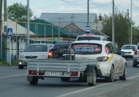 Прицеп КМЗ-8213 #АХ 9117 72 в составе автопоезда . Тюмень, улица Тимуровцев 