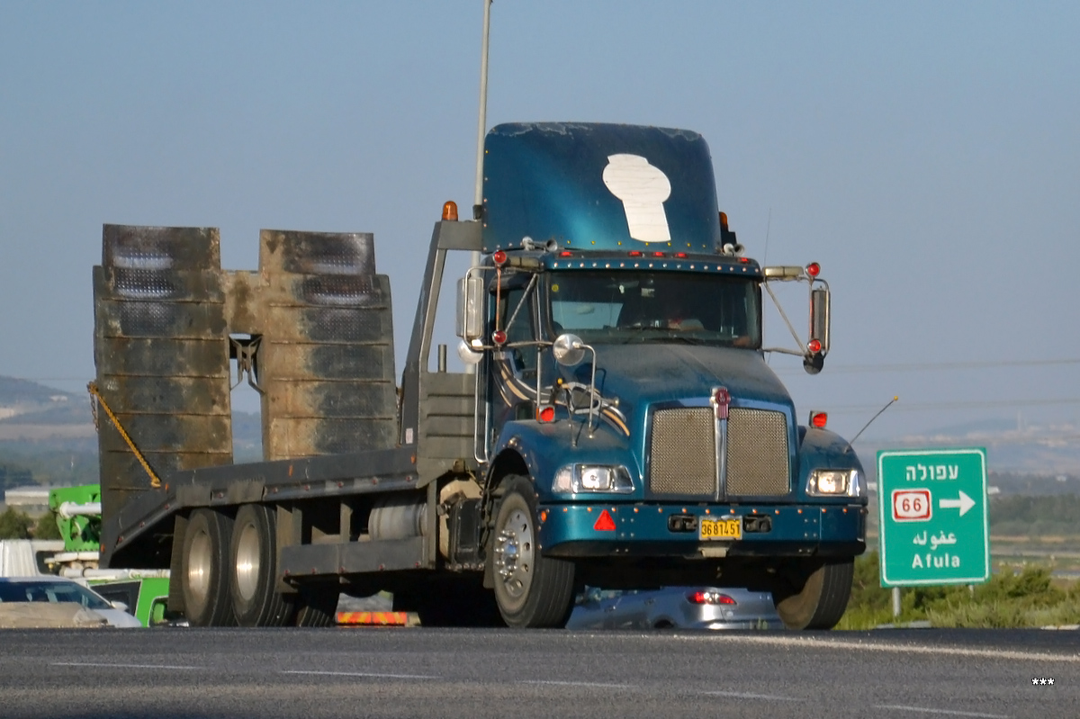 Эвакуатор на шасси Kenworth T300. Израиль, Северный округ, шоссе №70