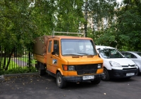 Тентованный бортовой грузовой автомобиль Mercedes-Benz #М 883 УХ 99. Москва, Новопетровская улица 