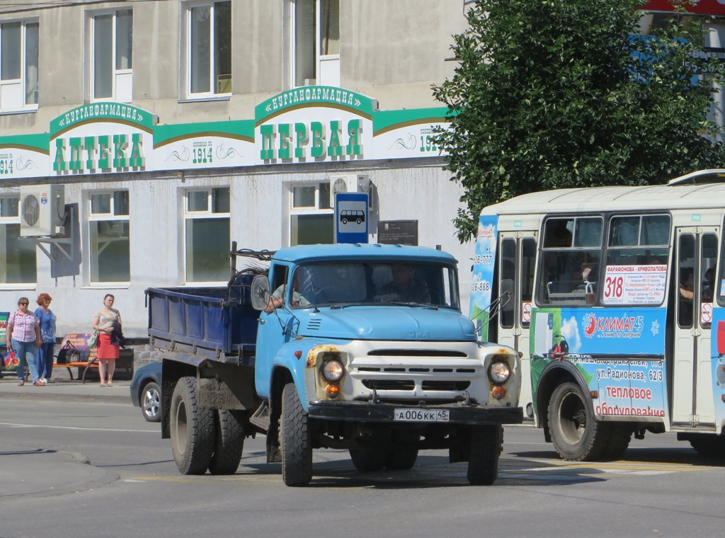 Самосвал на шасси ЗиЛ-431410 #A 006 KK 45. Курган, улица Ленина