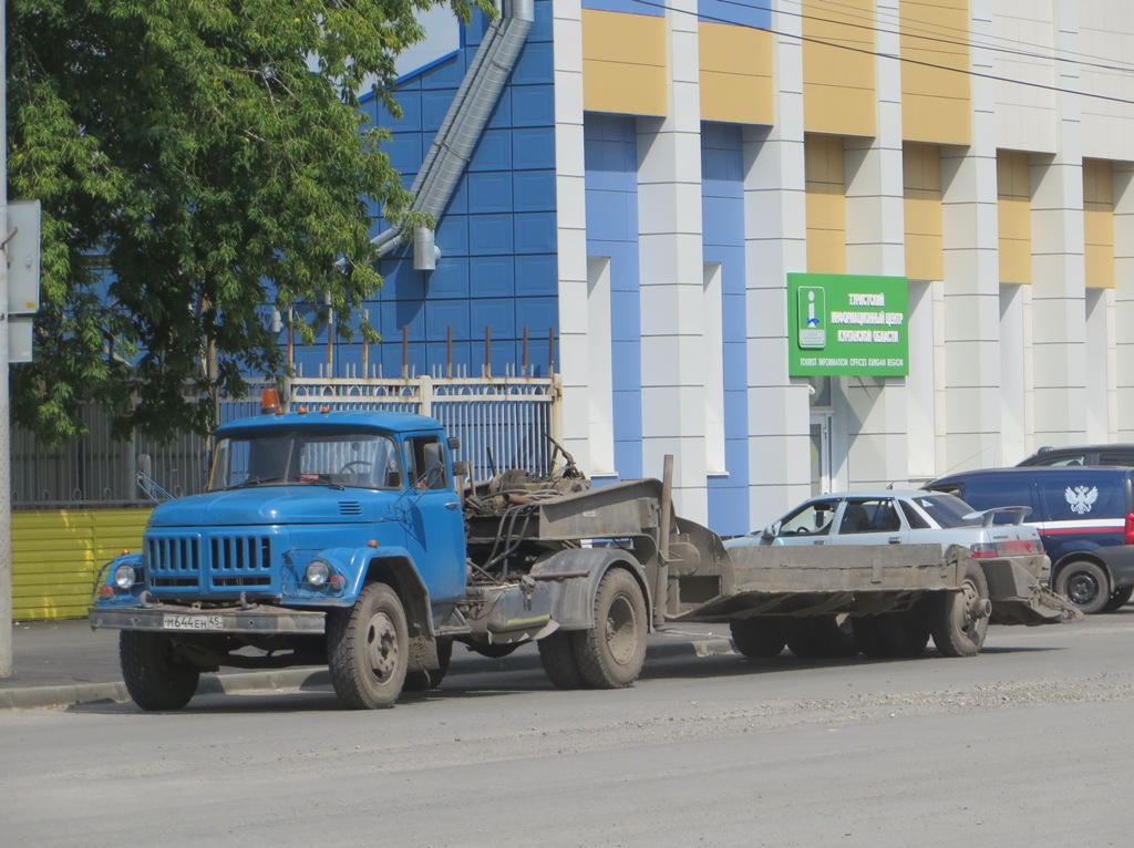 Седельный тягач на базе ЗиЛ-431412 #М 644 ЕН 45 с полуприцепом-тяжеловозом..  Курган, улица Куйбышева 