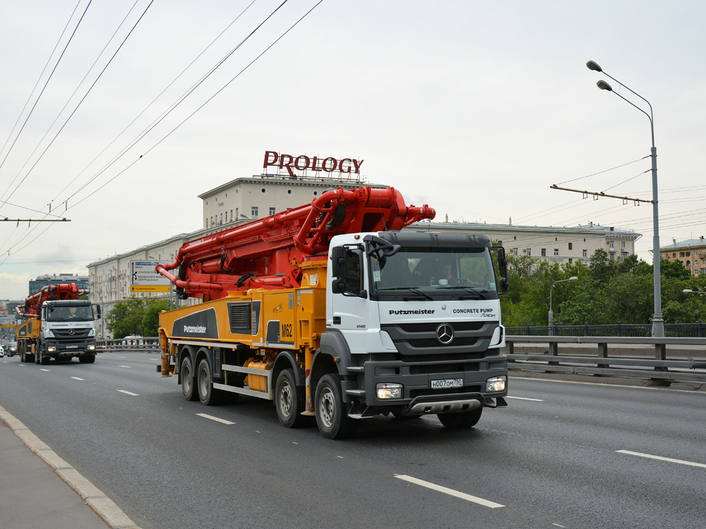 Бетононасос на шасси Mercedes-Benz Axor #Н 007 ОМ 750. Москва, Ленинградское шоссе 