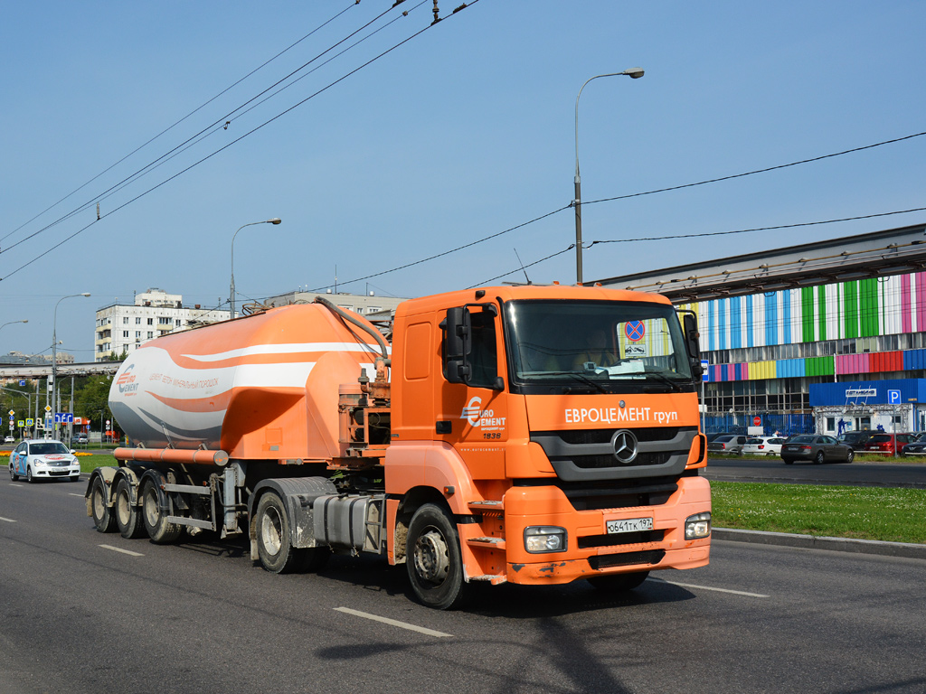 Седельный тягач Mercedes-Benz Actros 1836 #О 641 ТК 197. Москва, улица Академика Королёва