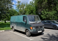 Цельнометаллический фургон Mercedes-Benz #У 229 ХЕ 197 . Москва, улица Космонавта Волкова