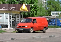 Грузовой фургон Volkswagen Transporter #АХ 1065 СР. Харьковская область, г. Волчанск, Соборная улица