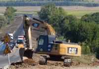 Экскаватор Caterpillar 320D. Белгородская область, Красногвардейский район, автодорога Р-185 "Белгород - Павловск"