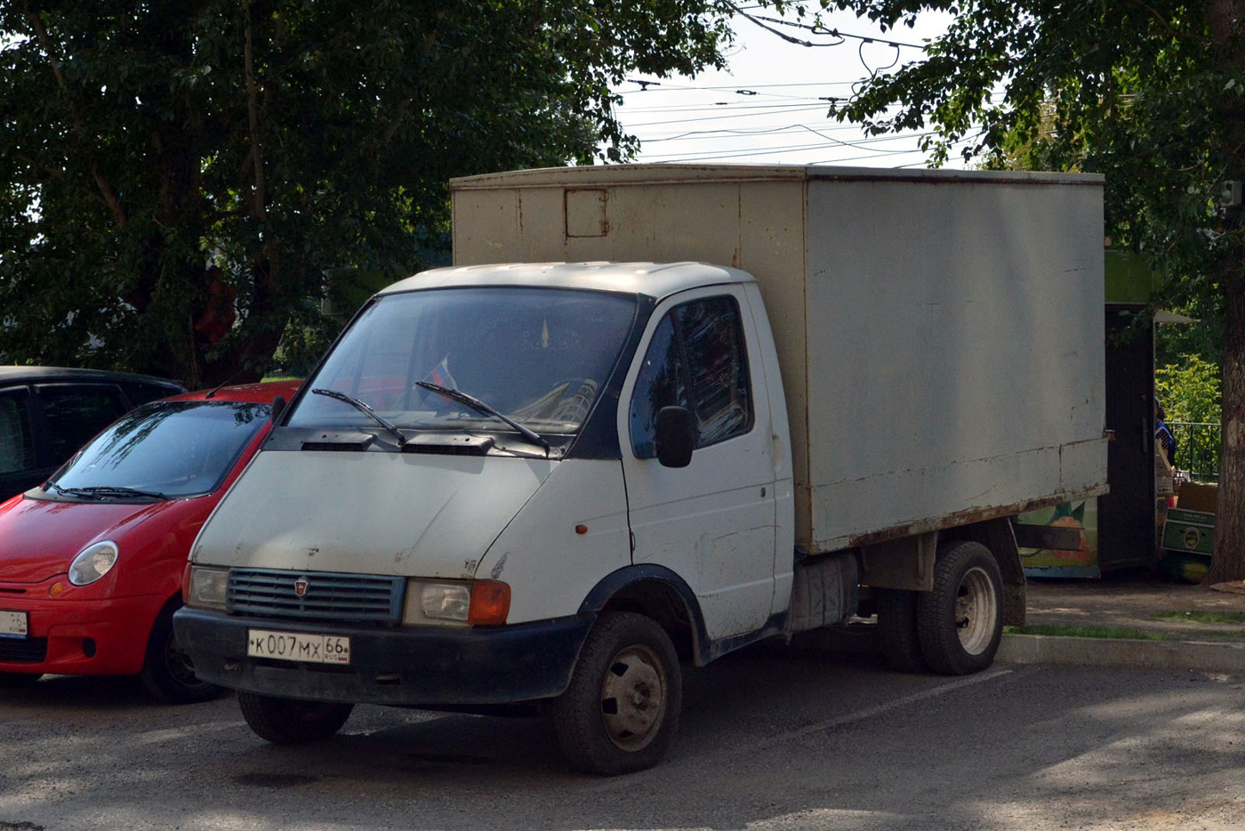 Фургон на шасси ГАЗ-3302 "Газель" #К 007 МХ 66 . Екатеринбург, Трамвайный переулок