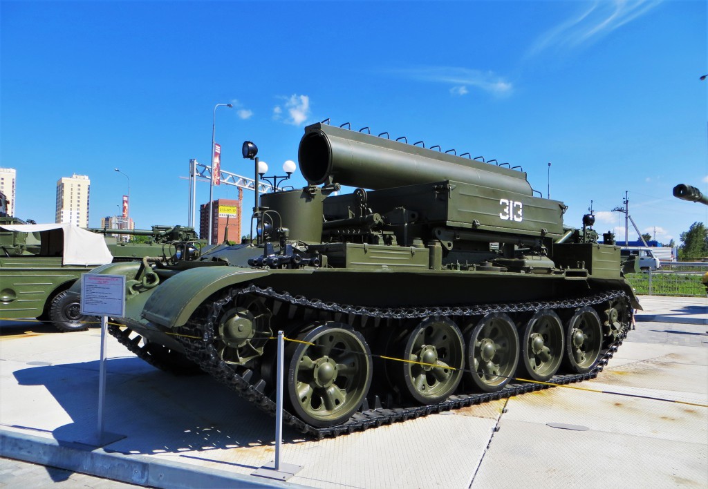 Бронированный тягач БТС-4А. Свердловская область, Верхняя Пышма, музей "Боевая Слава Урала"