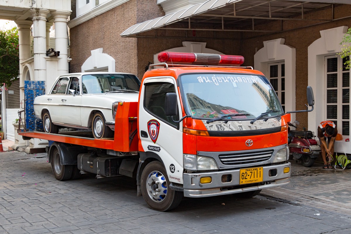 Эвакуатор на шасси Toyota Dyna #62-7111. Таиланд, Бангкок
