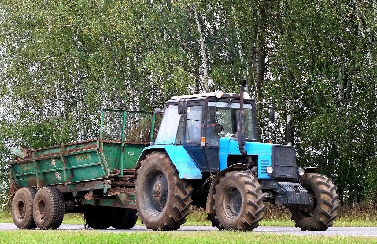Трактор МТЗ-1221 #ТА 2416  с прицепной машиной МТТ-9 . Беларусь, Могилёвская область, Хотимский район