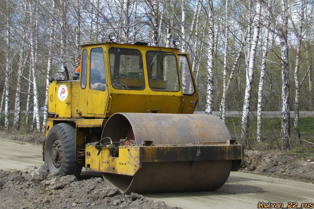 Каток ДУ-58. Алтайский край, Барнаул, Павловский тракт